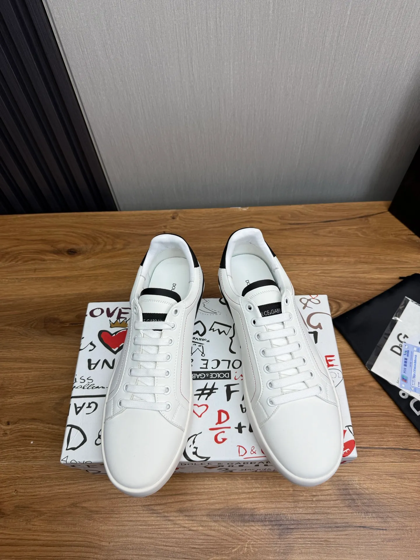 Men's men's shoes 💰420💰 Dolce & gabbana (DG) official website synchronized new models 💥1 fashionable hot models: 1 Exclusive mold opening ✅Imported cowhide for the upper, unique brand style logo upper 💥Sheepskin feet 🐑Original private mold outsole ✔️36-44 (38.45 custom-made, non-refundable)